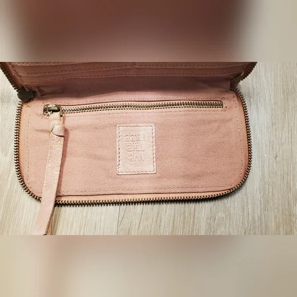 Free People Vegan Wallet Distressed - Picture 6 of 8